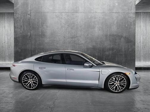 2020 Porsche Taycan Turbo