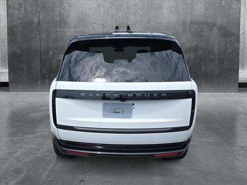 2025 Land Rover Range Rover P400 SE