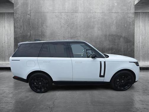 2025 Land Rover Range Rover P400 SE