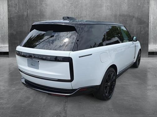 2025 Land Rover Range Rover P400 SE