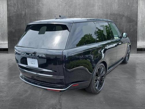 2025 Land Rover Range Rover P400 SE