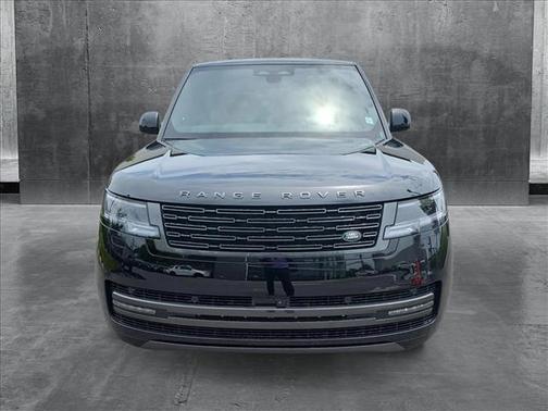 2025 Land Rover Range Rover P400 SE