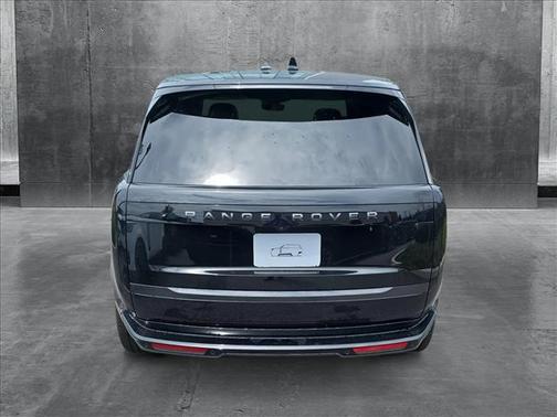 2025 Land Rover Range Rover P400 SE