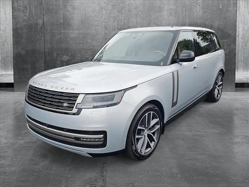 2025 Land Rover Range Rover P400 SE 7 Seat
