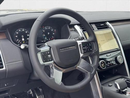 2024 Land Rover Discovery P360 Dynamic SE
