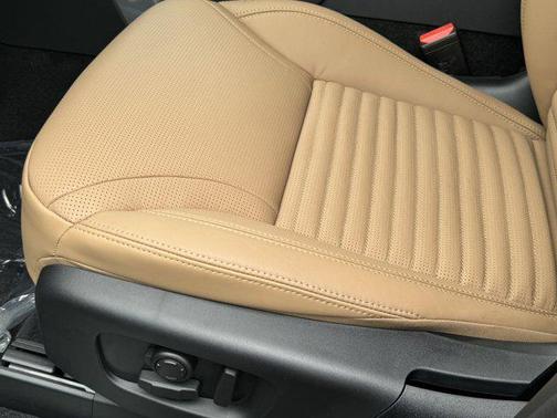 2024 Land Rover Discovery P360 Dynamic SE