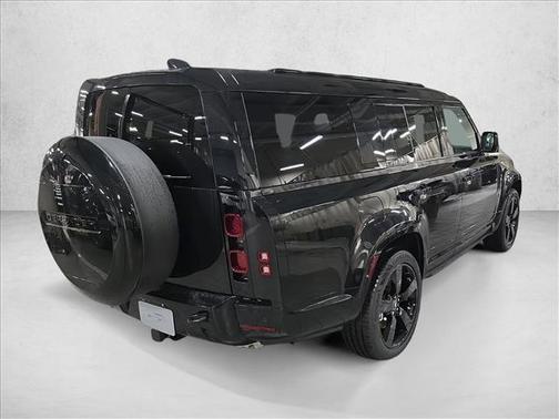 2025 Land Rover Defender 130 P400 X-Dynamic SE
