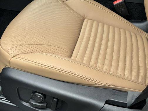 2024 Land Rover Discovery P360 Dynamic SE