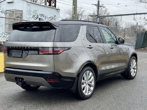 2024 Land Rover Discovery P360 Dynamic SE