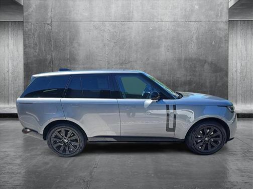 2025 Land Rover Range Rover P400 SE