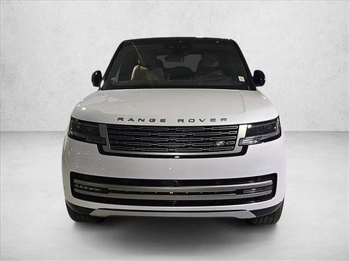 Ostuni Pearl White Premium Metallic 2026 Land Rover Range Rover P530 SE