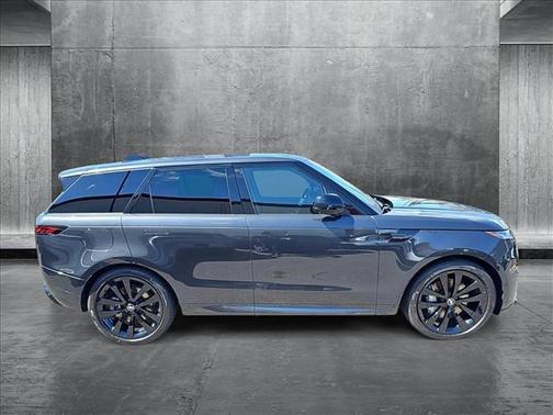 2025 Land Rover Range Rover Sport SE