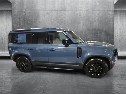 2025 Land Rover Defender 110 P400 S
