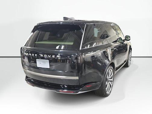 2026 Land Rover Range Rover P530 Autobiography