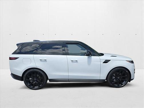 2025 Land Rover Range Rover Sport SE