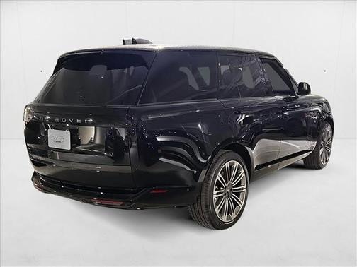 2025 Land Rover Range Rover P530 SE