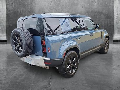 2025 Land Rover Defender 110 P400 S