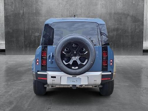 2025 Land Rover Defender 110 P400 S