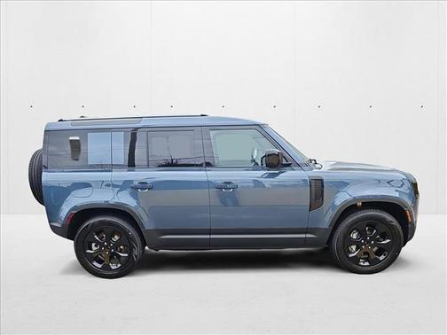 2025 Land Rover Defender 110 P400 S