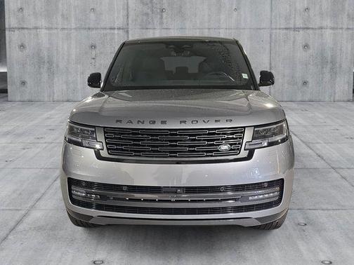 2025 Land Rover Range Rover P400 SE 7 Seat