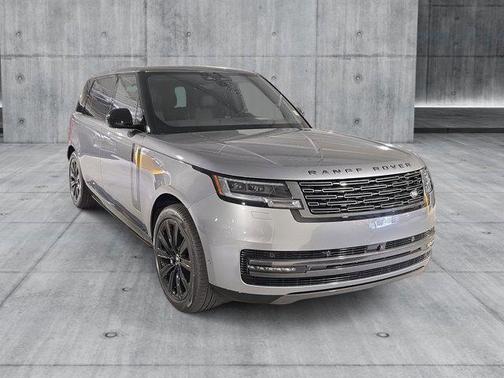 2025 Land Rover Range Rover P400 SE 7 Seat