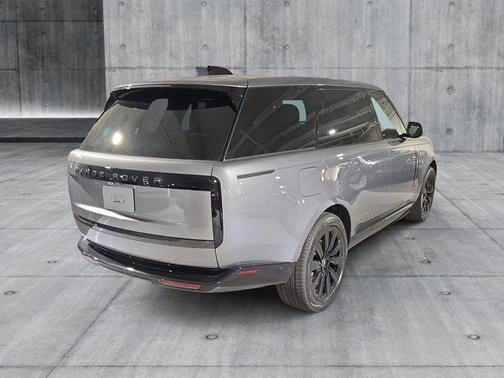 2025 Land Rover Range Rover P400 SE 7 Seat