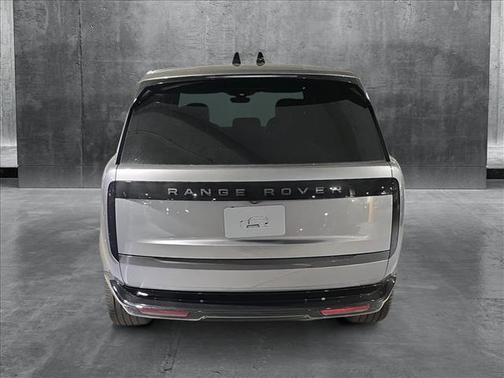 2025 Land Rover Range Rover P400 SE 7 Seat