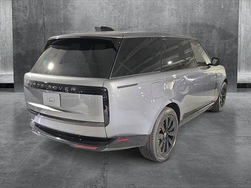 2025 Land Rover Range Rover P400 SE 7 Seat