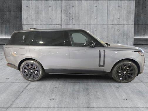 2025 Land Rover Range Rover P400 SE 7 Seat