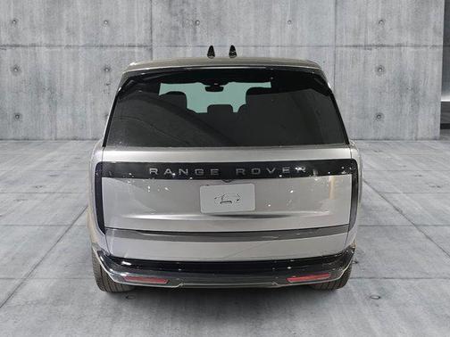 2025 Land Rover Range Rover P400 SE 7 Seat