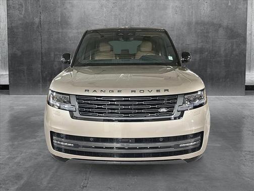 2025 Land Rover Range Rover P400 SE