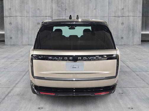2025 Land Rover Range Rover P400 SE