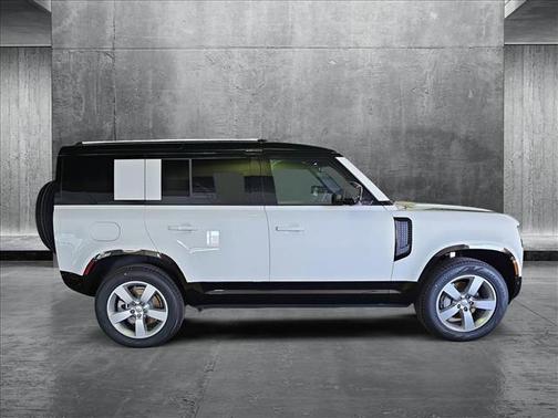 2025 Land Rover Defender 110 P400 X-Dynamic SE