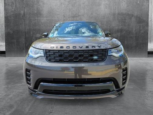 2024 Land Rover Discovery P300 Dynamic SE