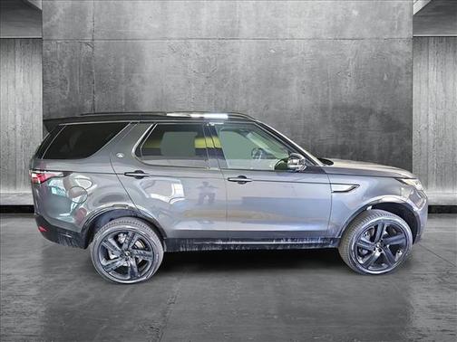 2025 Land Rover Discovery P360 Dynamic SE
