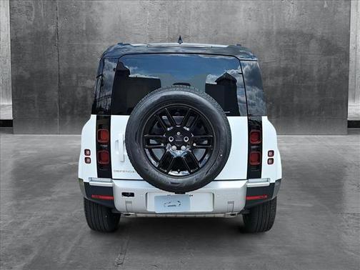 2025 Land Rover Defender 110 P300