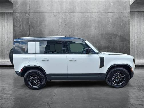 2025 Land Rover Defender 110 P300