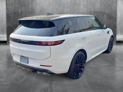2025 Land Rover Range Rover Sport SE