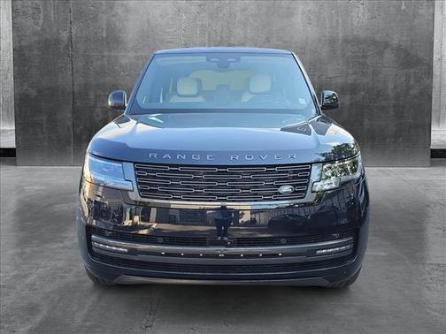 2025 Land Rover Range Rover P400 SE