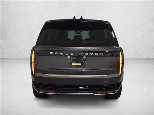 Carpathian Grey Premium Metallic 2026 Land Rover Range Rover P530 SE