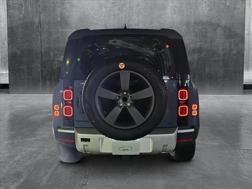 2025 Land Rover Defender 110 P400 S