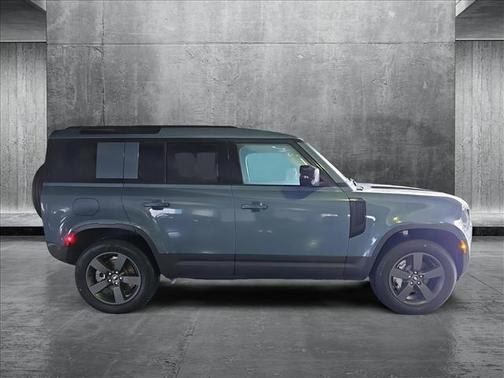 2025 Land Rover Defender 110 P400 S