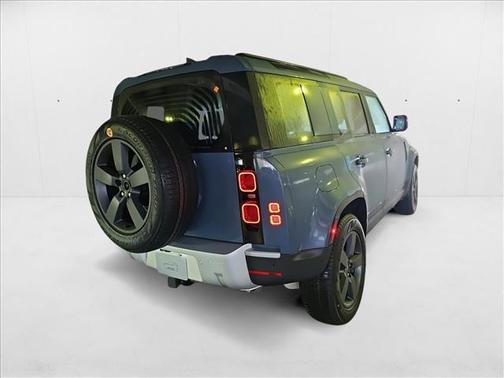 2025 Land Rover Defender 110 P400 S
