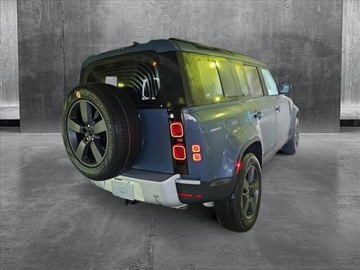 2025 Land Rover Defender 110 P400 S