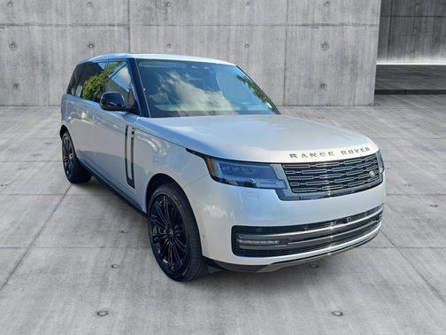 2025 Land Rover Range Rover P400 SE 7 Seat