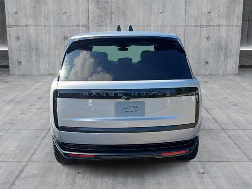 2025 Land Rover Range Rover P400 SE 7 Seat