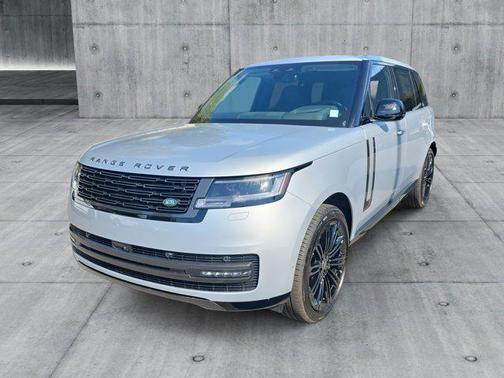 2025 Land Rover Range Rover P400 SE 7 Seat