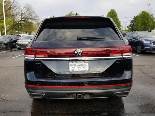 Deep Black Pearl Effect 2026 Volkswagen Atlas 2.0T SEL