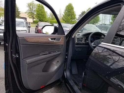 Deep Black Pearl Effect 2026 Volkswagen Atlas 2.0T SEL