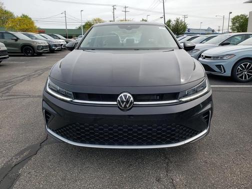 Deep Black Pearl Effect 2026 Volkswagen Jetta 1.5T S